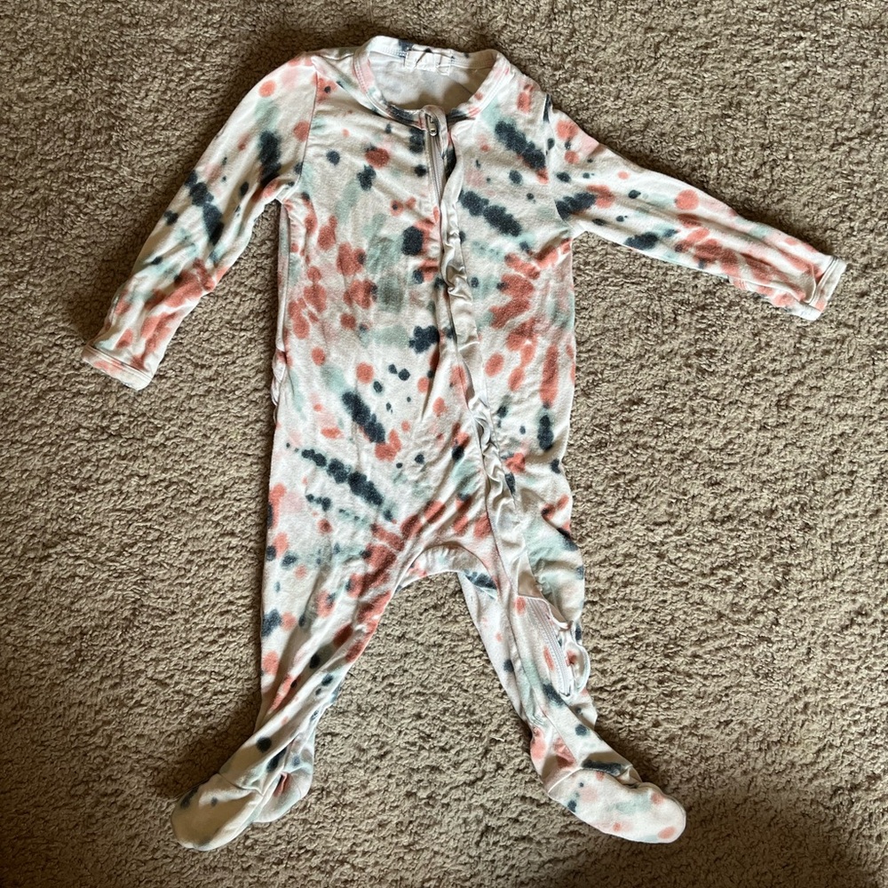 Angel dear bamboo pajamas size 3-6 months